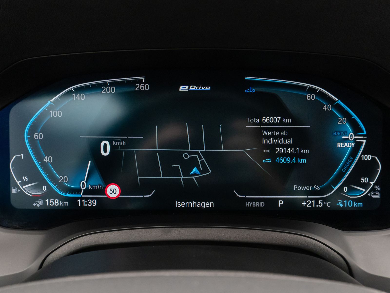 Fahrzeugabbildung BMW 320e Sport Line Alarm DAB PDC GeschwindigReg 18"