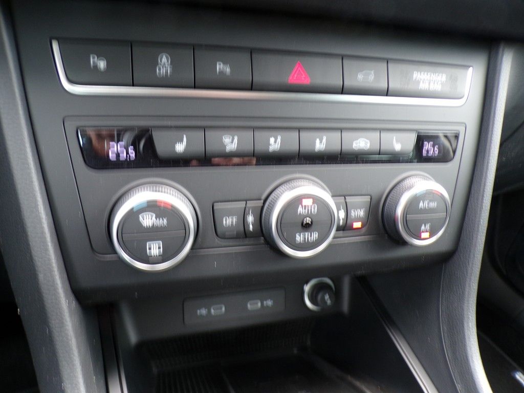 Fahrzeugabbildung SEAT Ateca 1.5 TSI DSG Style