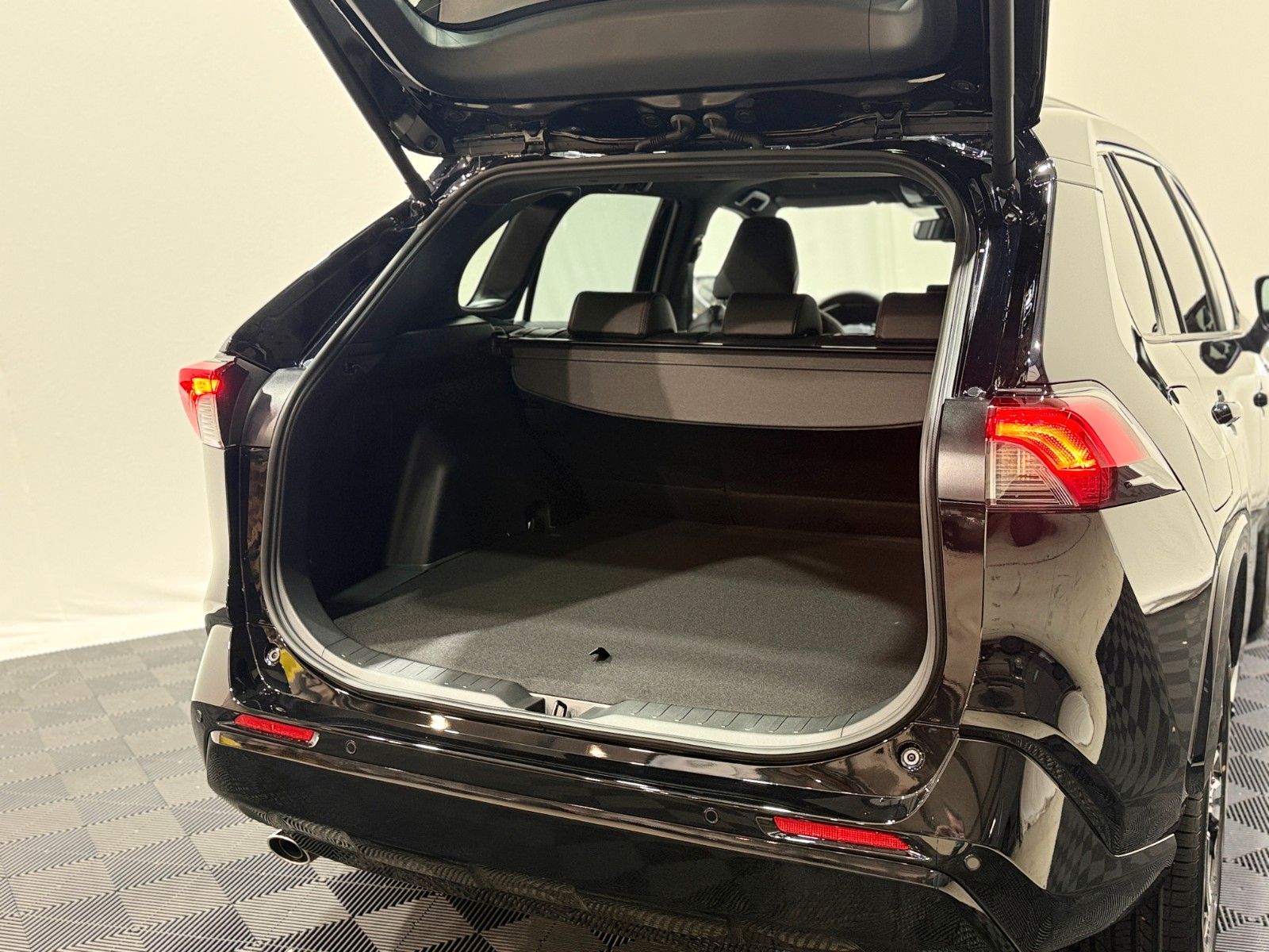 Fahrzeugabbildung Suzuki Across 2.5 Plug-In Hybrid Comfort+ E-Four