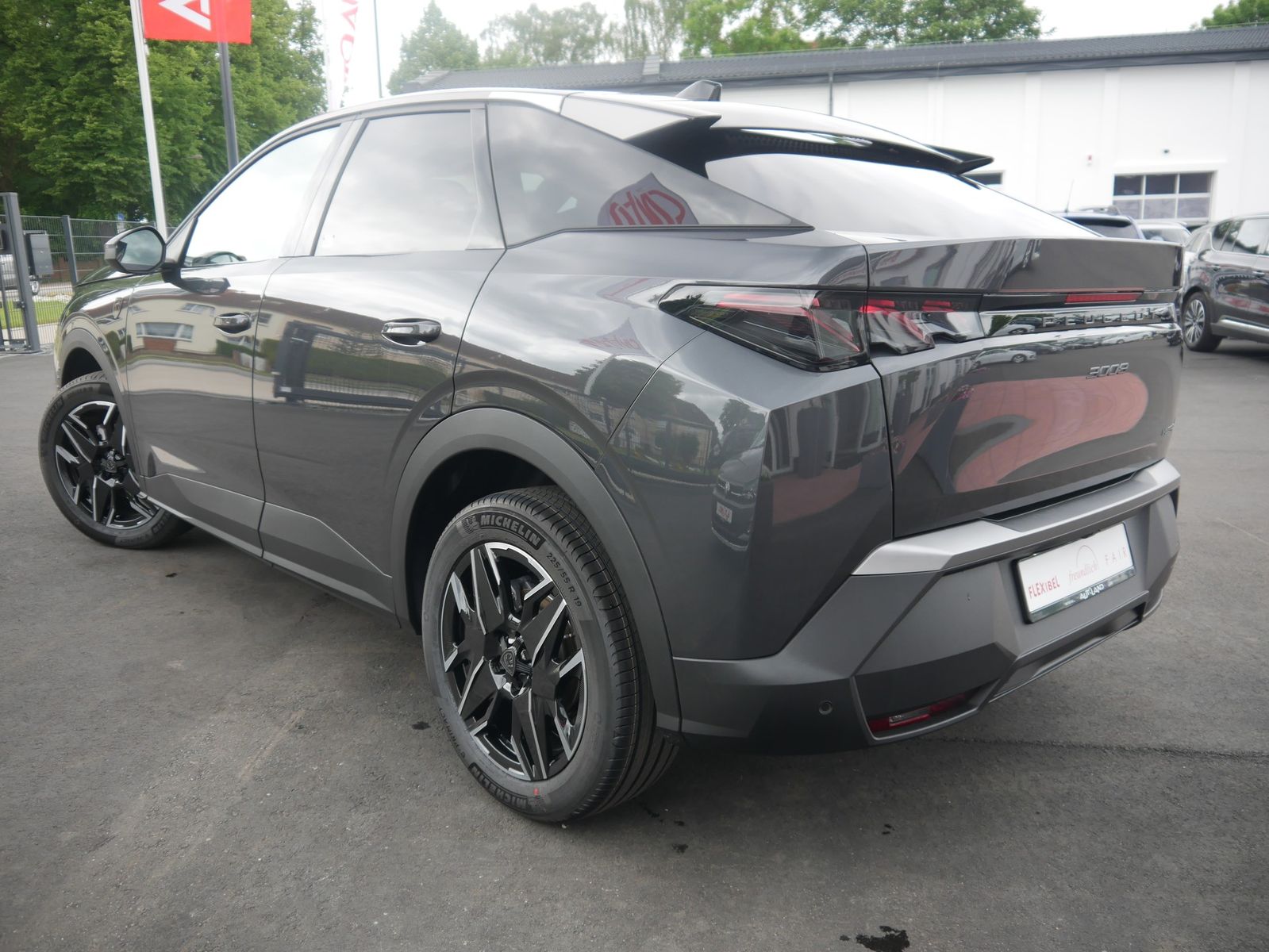 Peugeot 3008 GT 1.2 Hybrid 145 Aut. Matrix ACC Navi Kame imagem 3