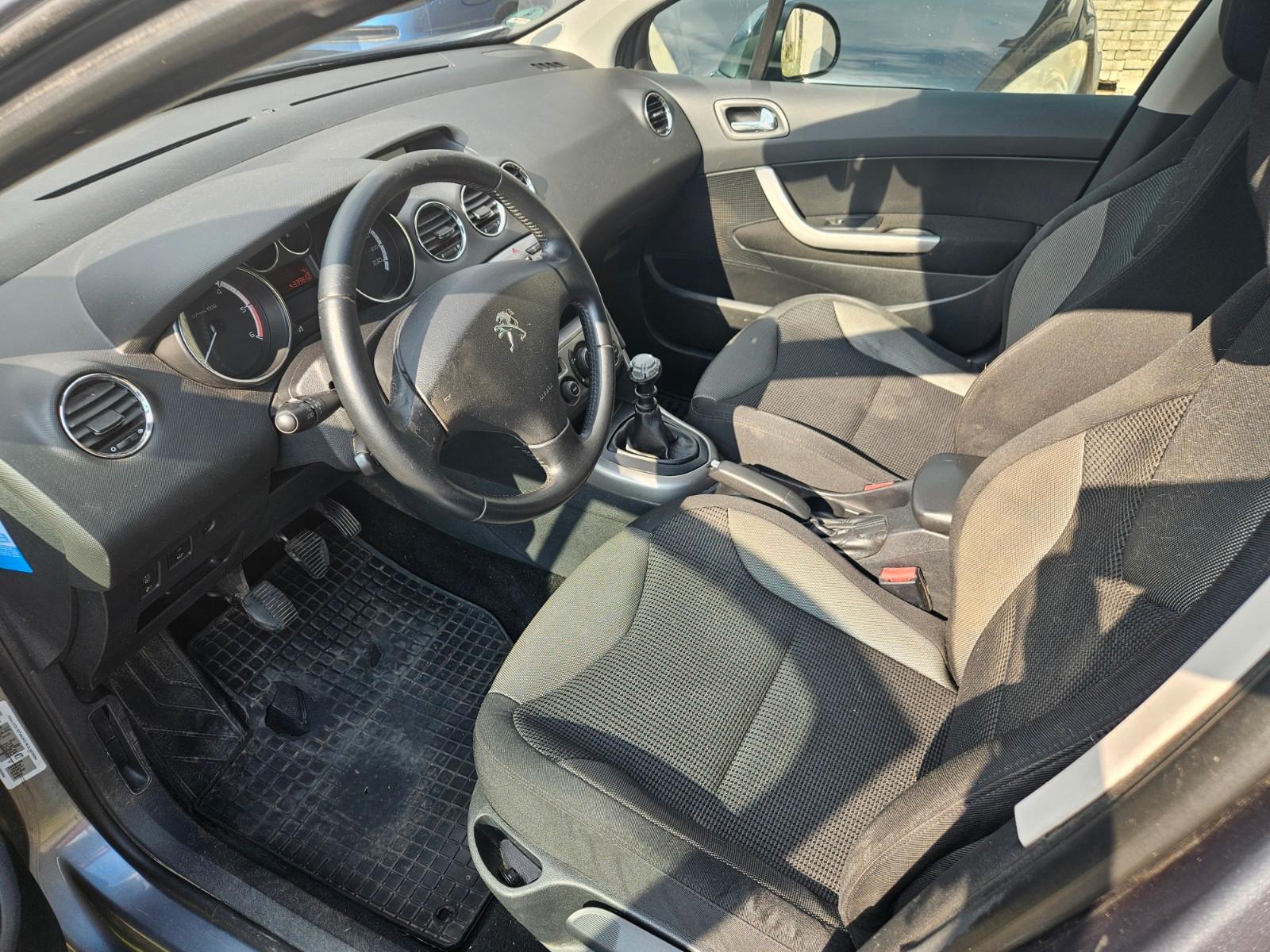 Peugeot 308 2011 — photo 5