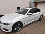 BMW 530d xDrive Luxury Line | HUD | Leder | TÜV Neu  - weiße BMW 530