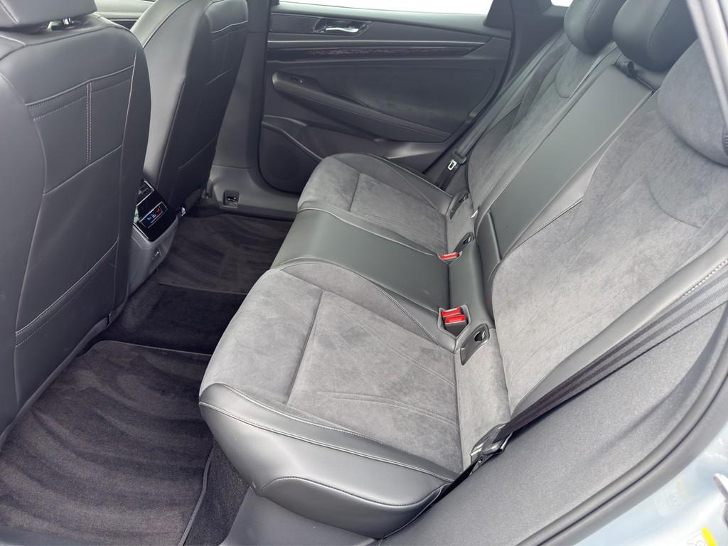 Volkswagen ID.7 Tourer 77 kWh Pro DCC AHK*PANO*IQ-LIGHT*HEA