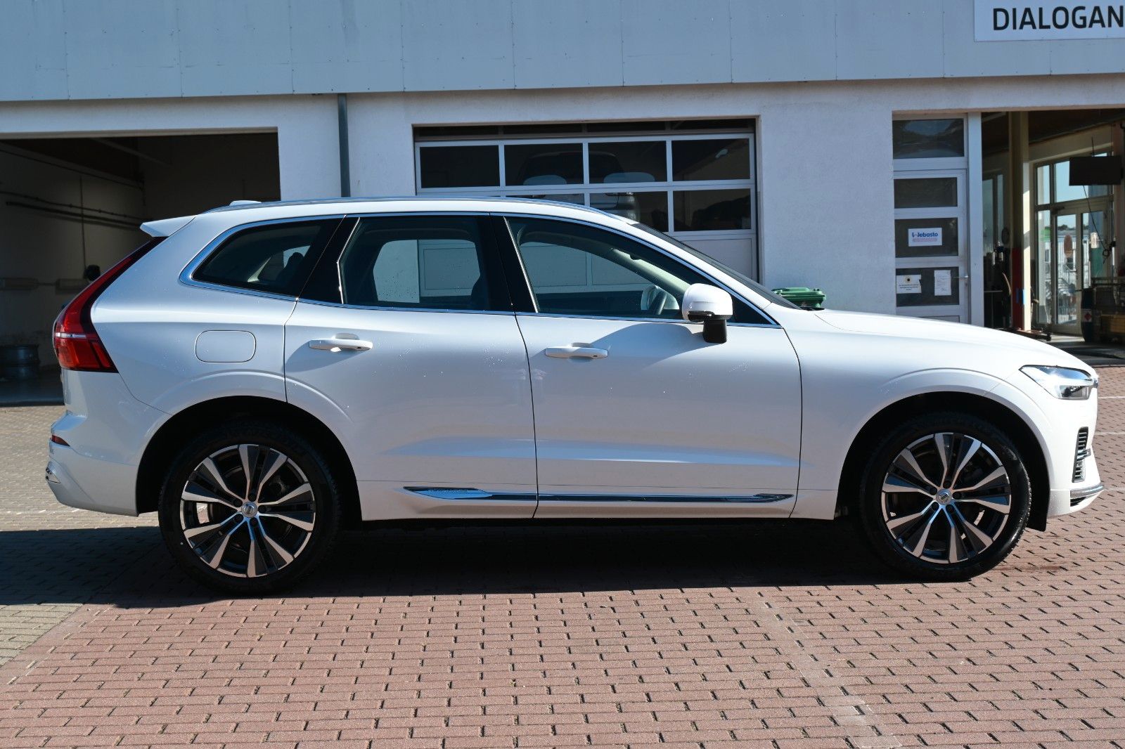 Fahrzeugabbildung Volvo XC60 Inscription Expression PHEV T8*Connect Edit