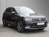 Volkswagen Tiguan 2.0 TSI DSG Highline 4Mo AHK/Navi/RFK - Volkswagen Tiguan: Leder, Navigationssystem