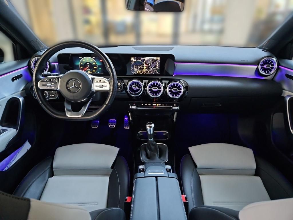 Fahrzeugabbildung Mercedes-Benz A 180 AMG Night Navi HUD LED Parkpilot Soundsys.