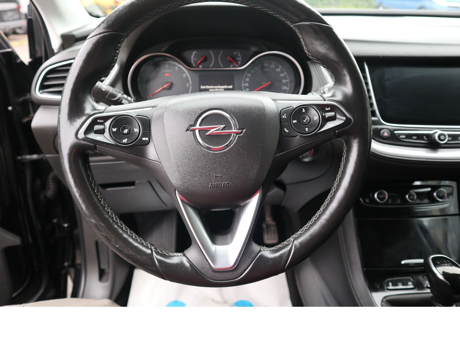 Fahrzeugabbildung Opel Grandland X Belüftete Sitze Navi Scheckheftgepf