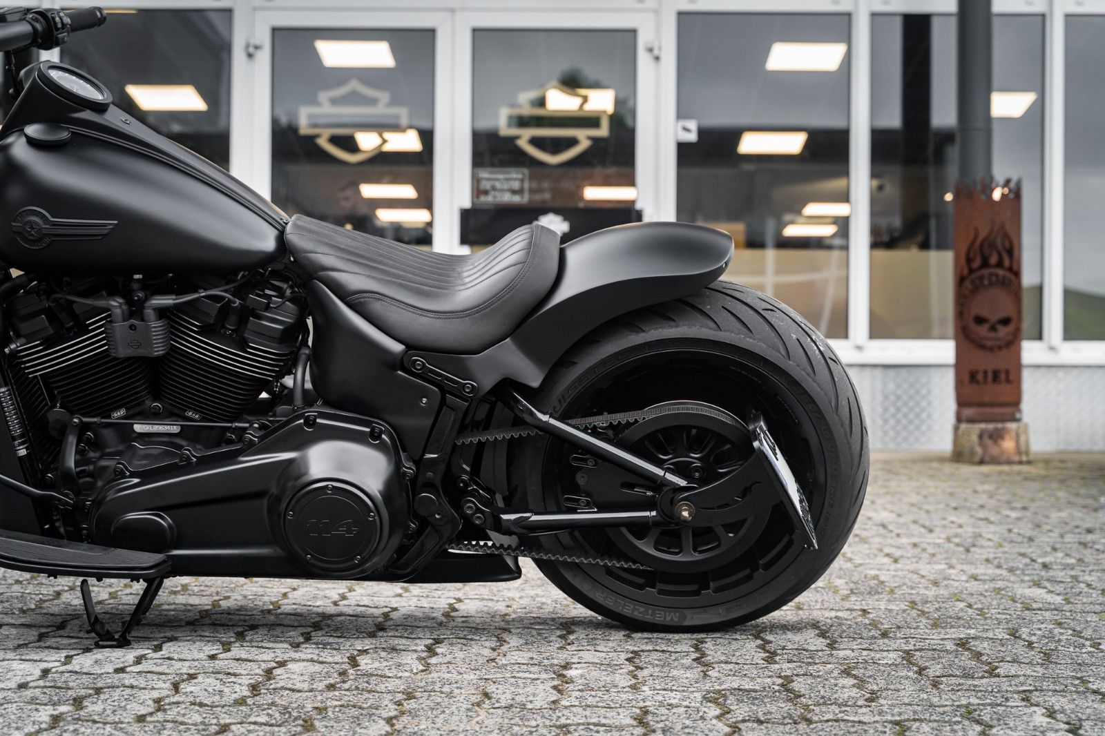 Fahrzeugabbildung Harley-Davidson FLFBS Fat Boy 128cui - Custom 1of1 "Black Titan"