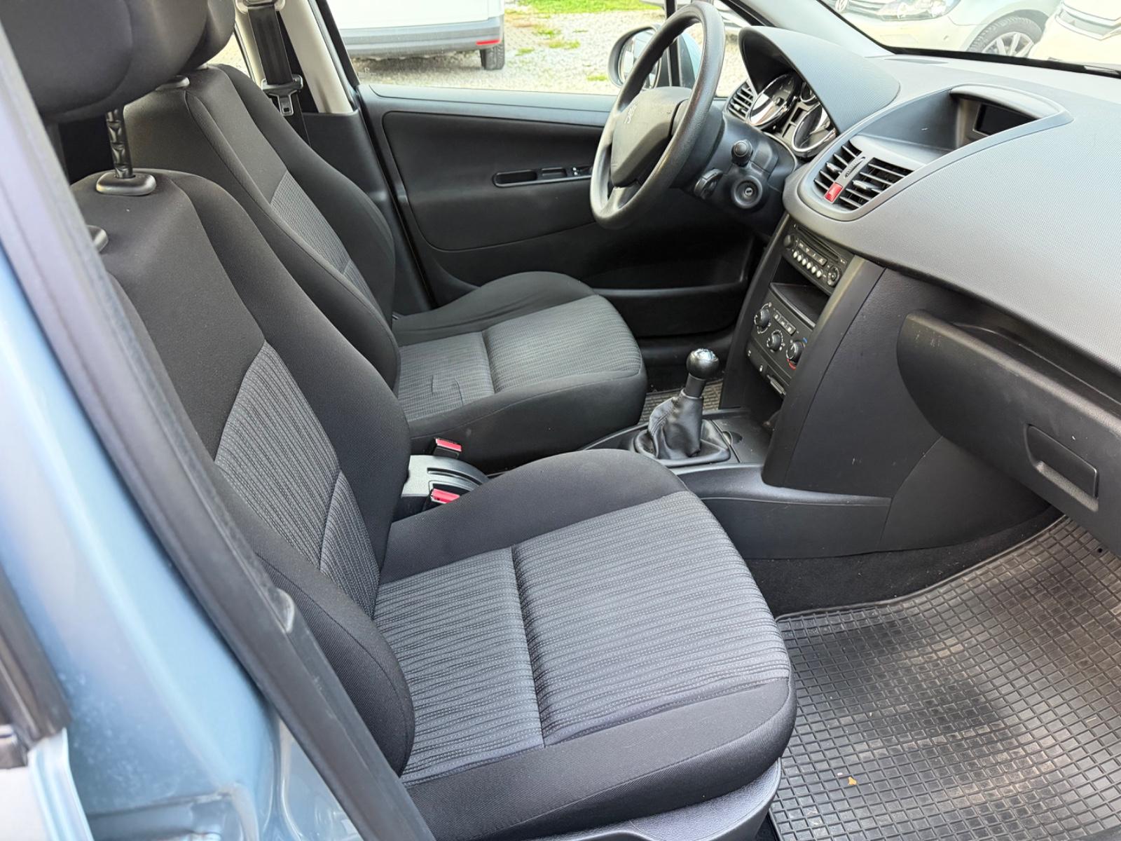 Peugeot 207 2009 — photo 8