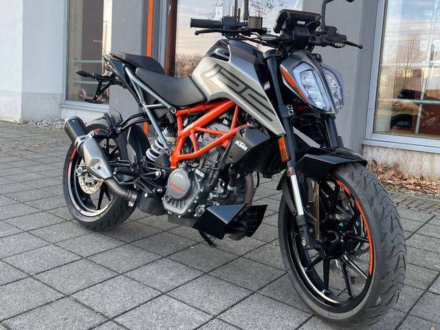 KTM 125 DUKE incl.kurzer Kennzeichenträger