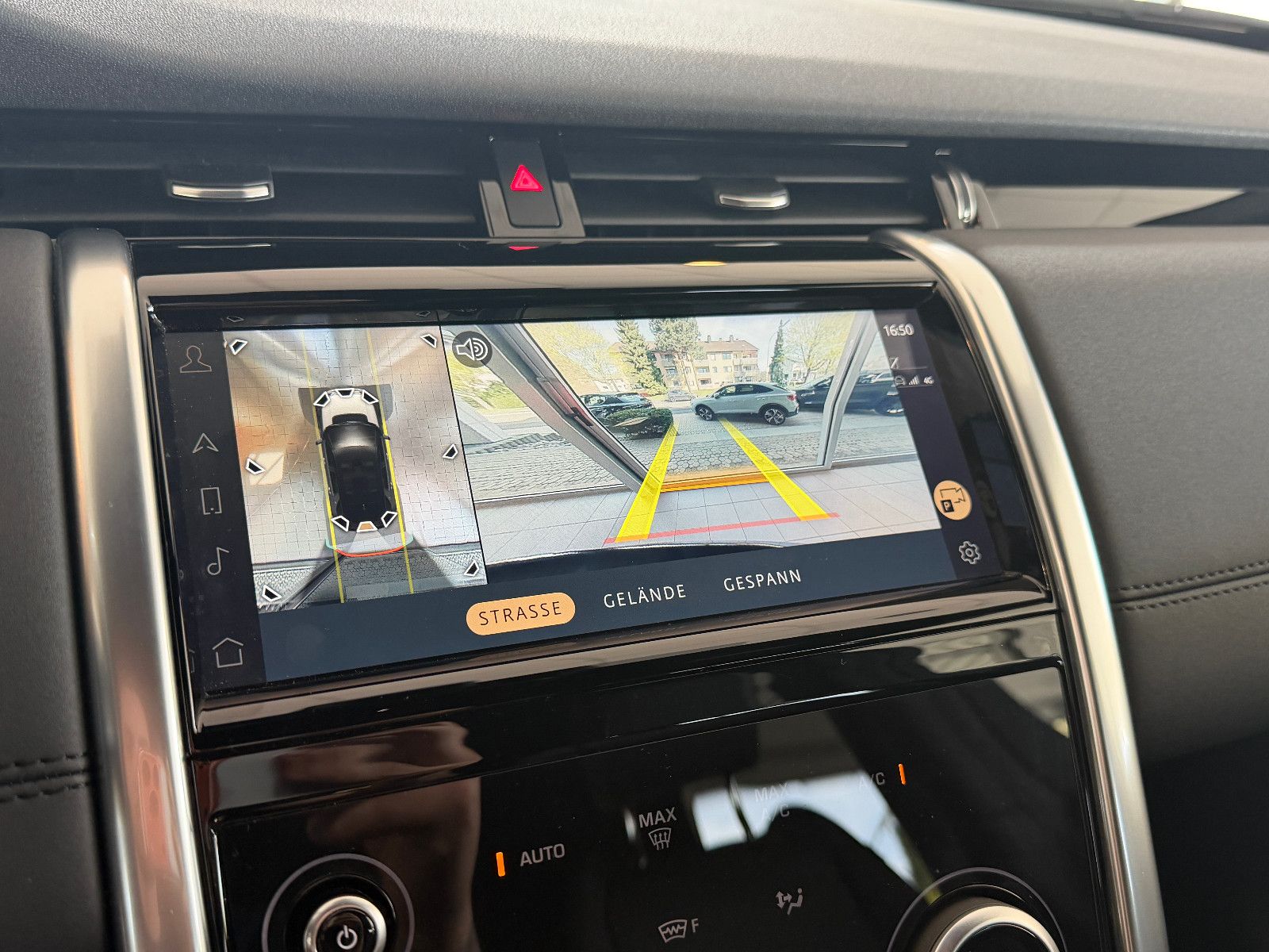 Fahrzeugabbildung Land Rover Discovery Sport S /360°KAM/ACC/NAVI/SHZ/L-HEIZUN