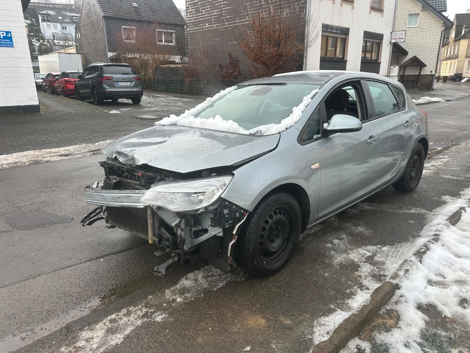 Opel Astra J Lim. 5-trg. Edition, Nr. 171, Tüv 04/26