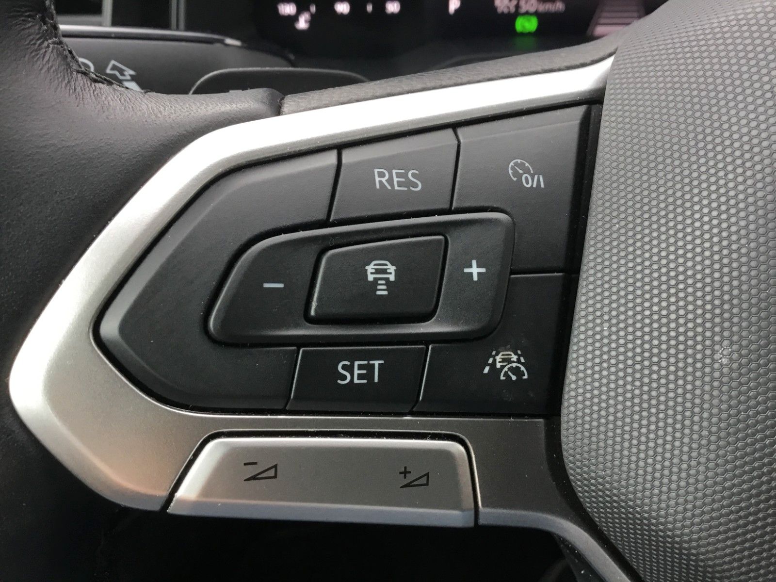 Fahrzeugabbildung Volkswagen Polo 1.0 TSI DSG Life+LED+Kamera+AppConnect+ACC