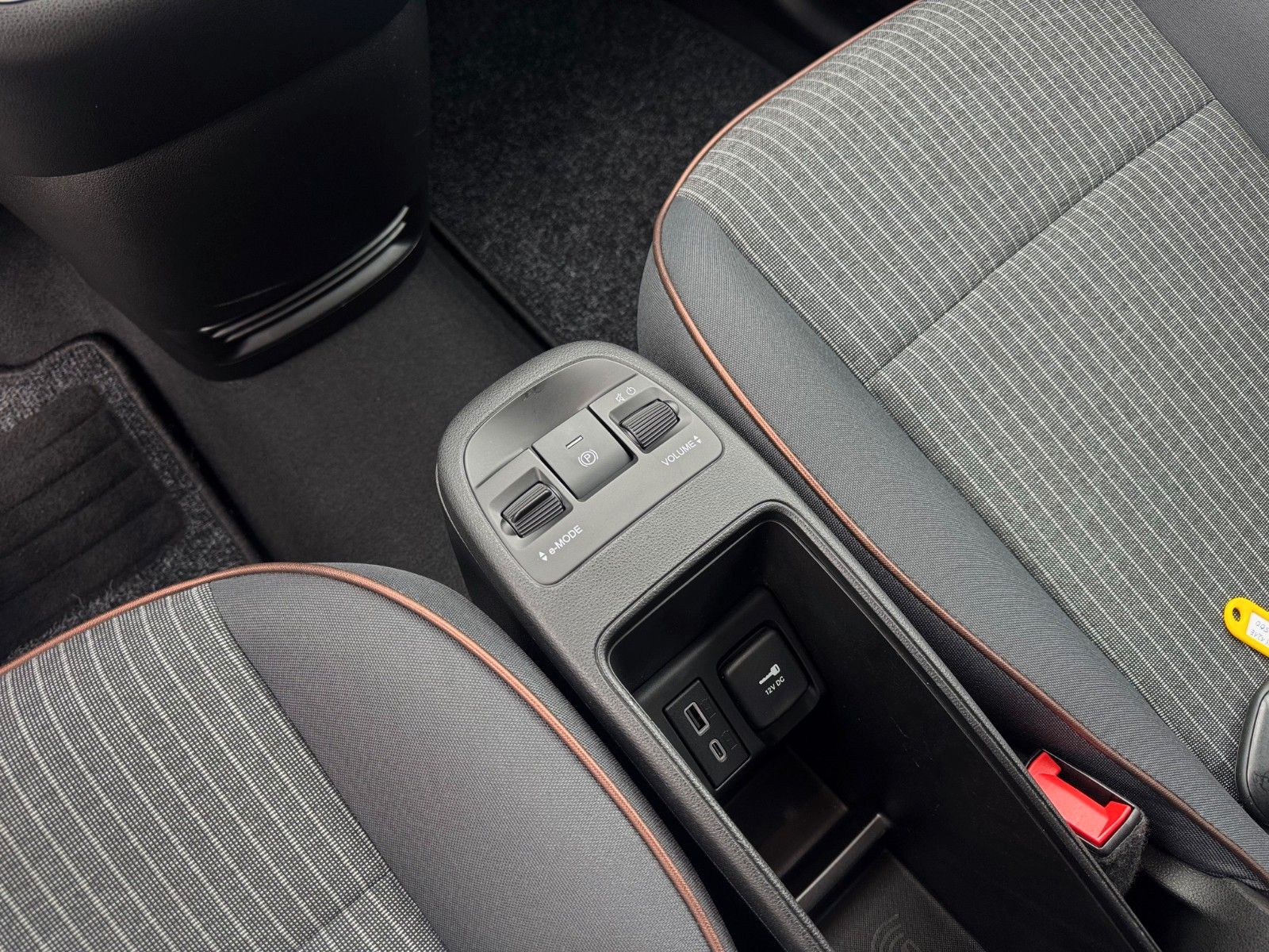 Fahrzeugabbildung Fiat 500e Icon NAVI SITZHEIZUNG KAMERA TEMPOMAT