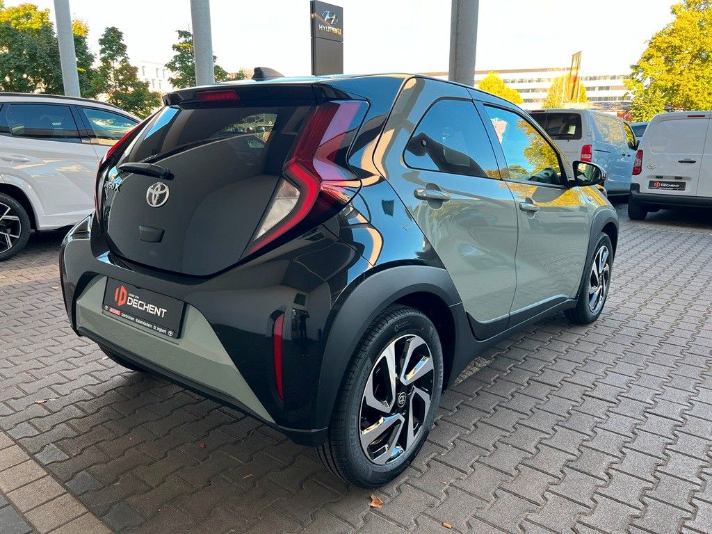 Fahrzeugabbildung Toyota Aygo X Teamplayer 1.0 RFKAM ACC