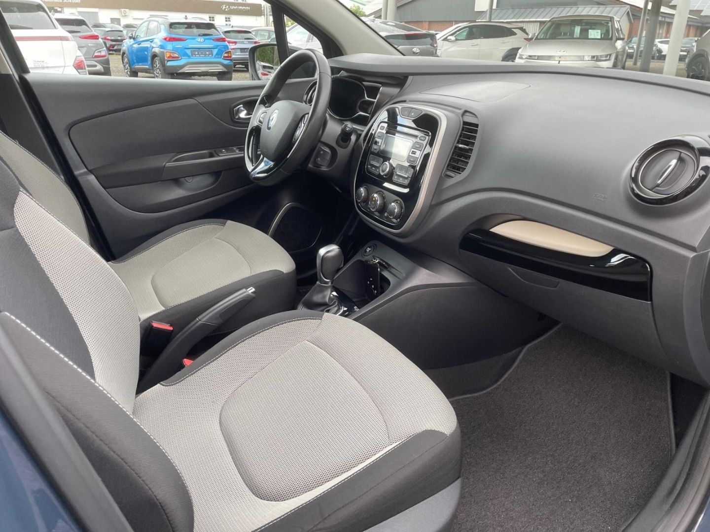 Fahrzeugabbildung Renault Captur 1.5 dCi Experience Tempomat Parksensoren