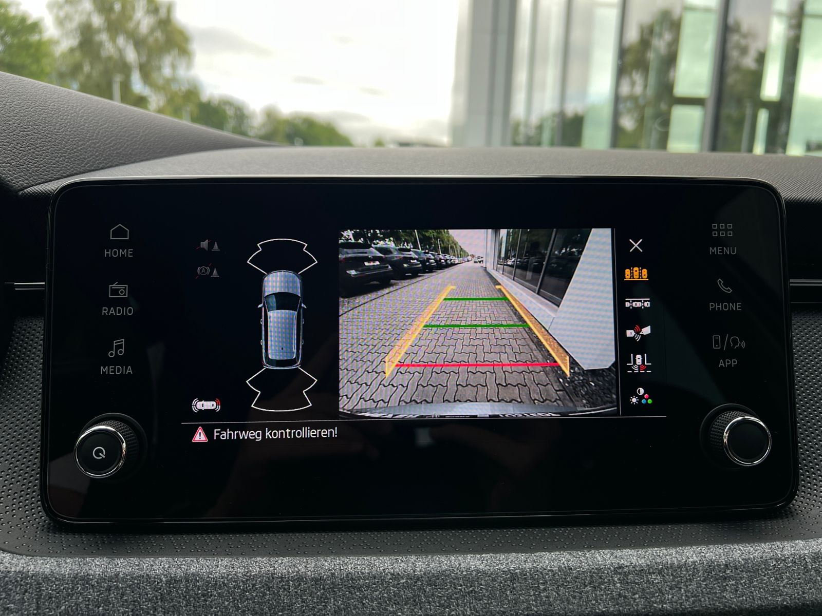 Fahrzeugabbildung SKODA Kamiq Selection 1.0 TSI DSG *ACC, LED, Kamera, S