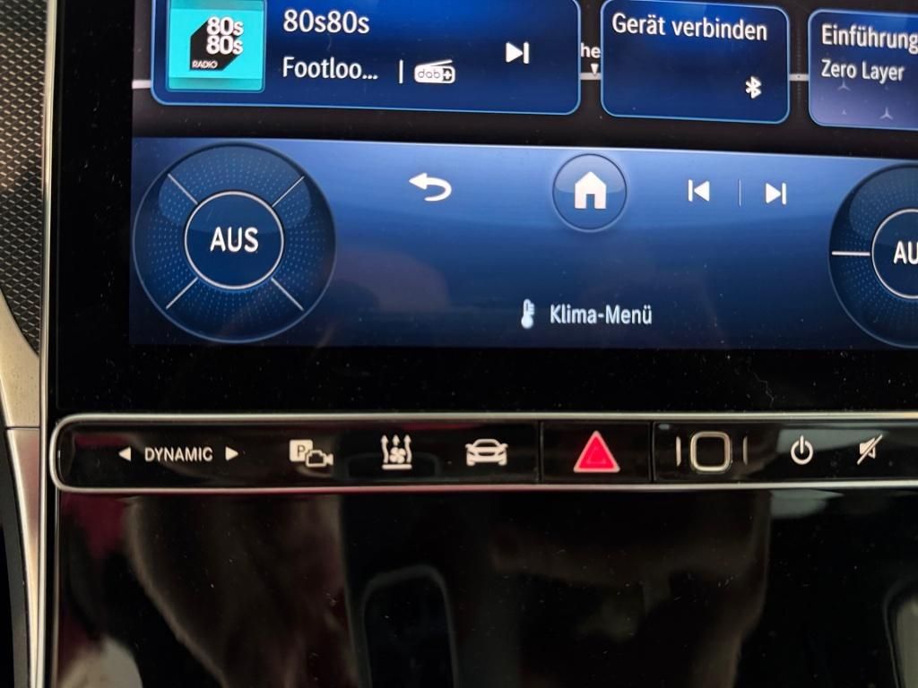 Fahrzeugabbildung Mercedes-Benz GLC 300 d 4M AMG AHK Pano Standhzg. Memo LED SHZ