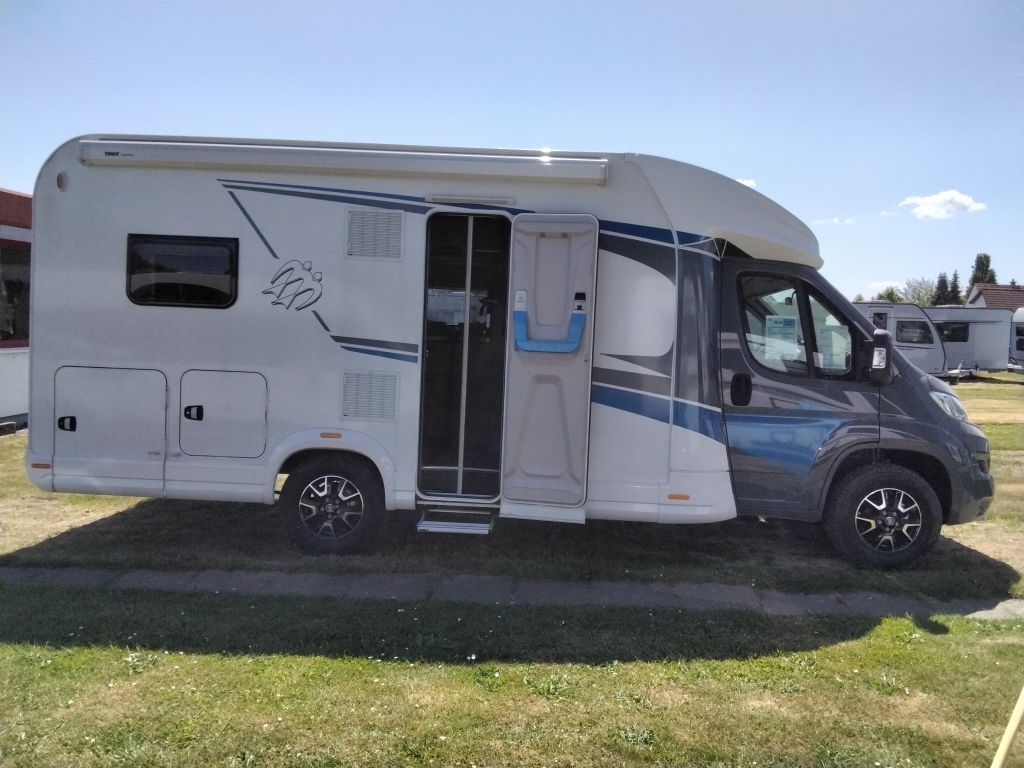 Knaus L!VE WAVE 650 MF Media & LIVE Wave-Paket