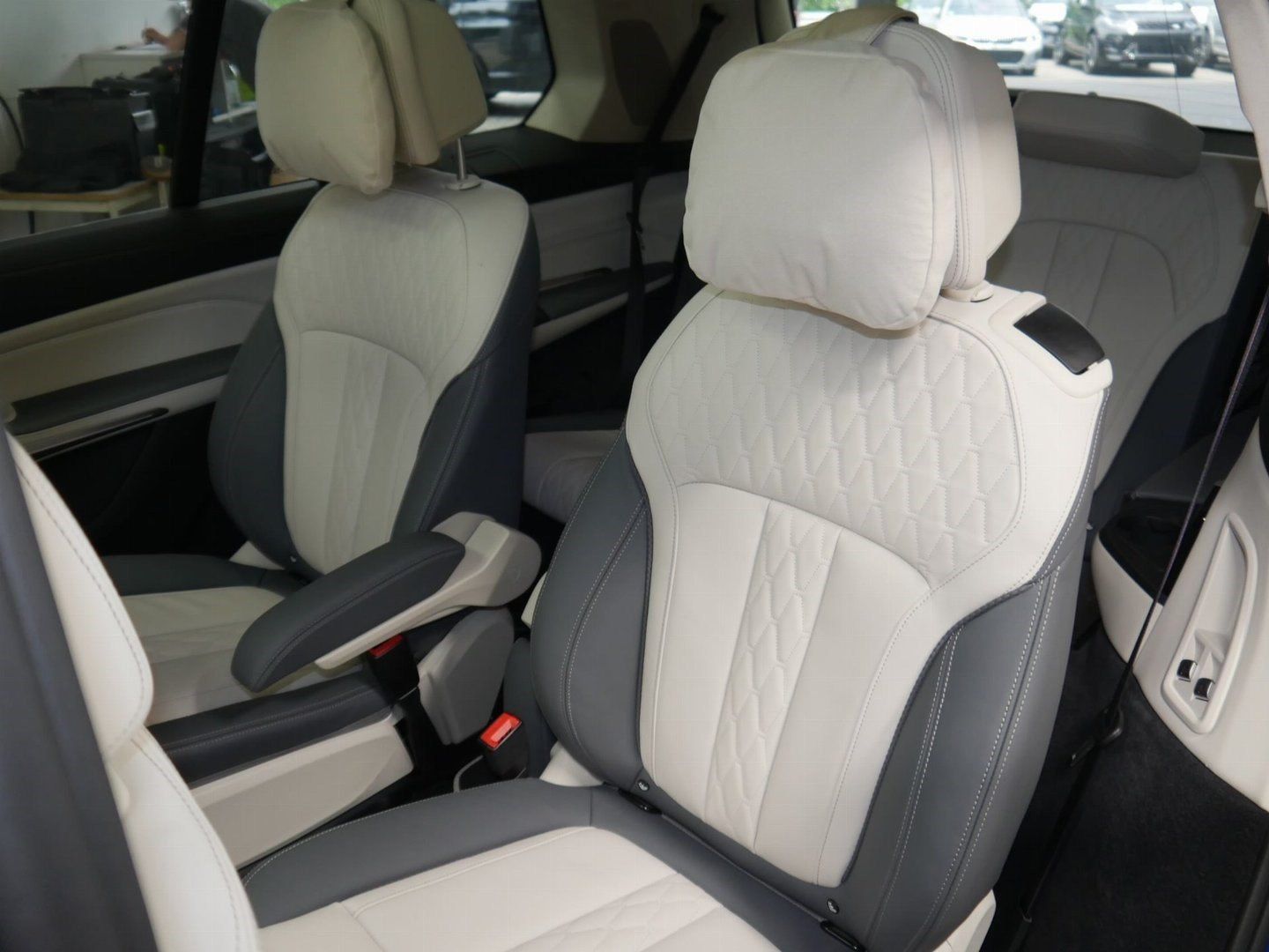 Fahrzeugabbildung BMW X7 M60i Panorama Glasdach Sky-Lounge | Sitzbelüf