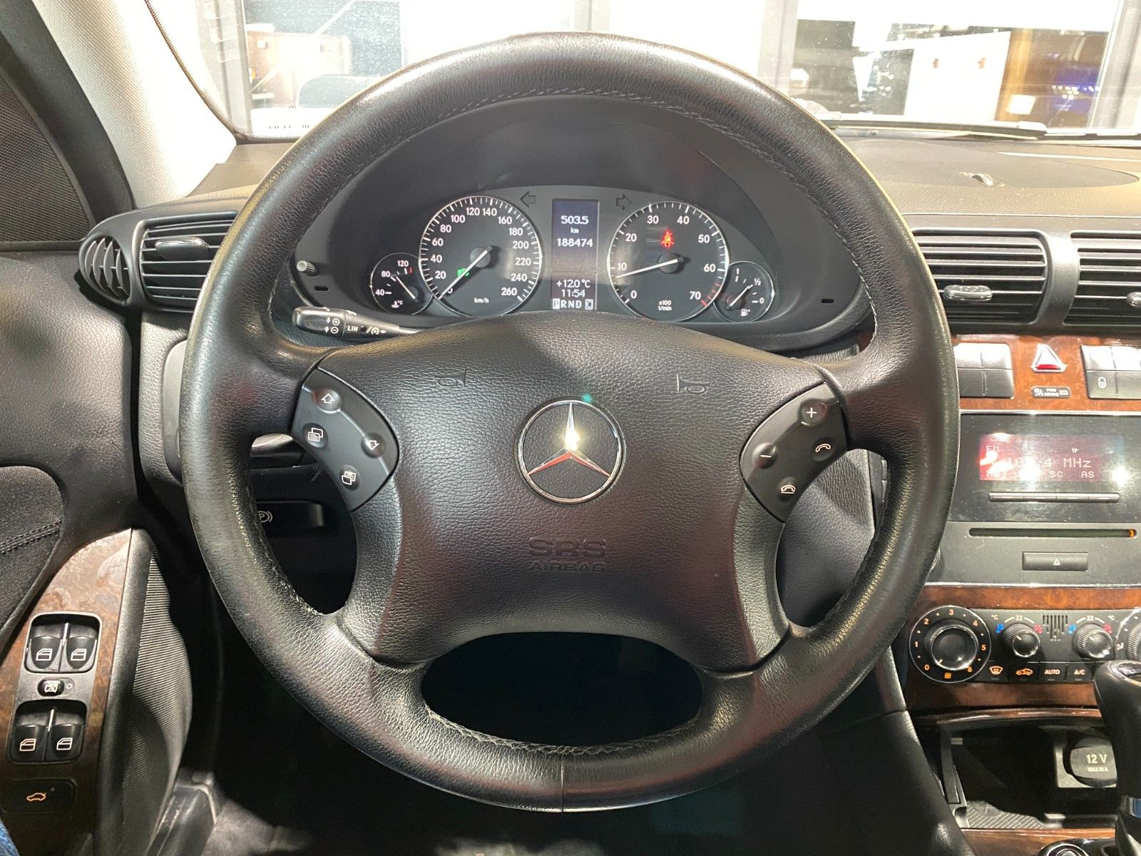 Fahrzeugabbildung Mercedes-Benz C 180 Kompressor/TEMPOMAT/SHZ/ALU/