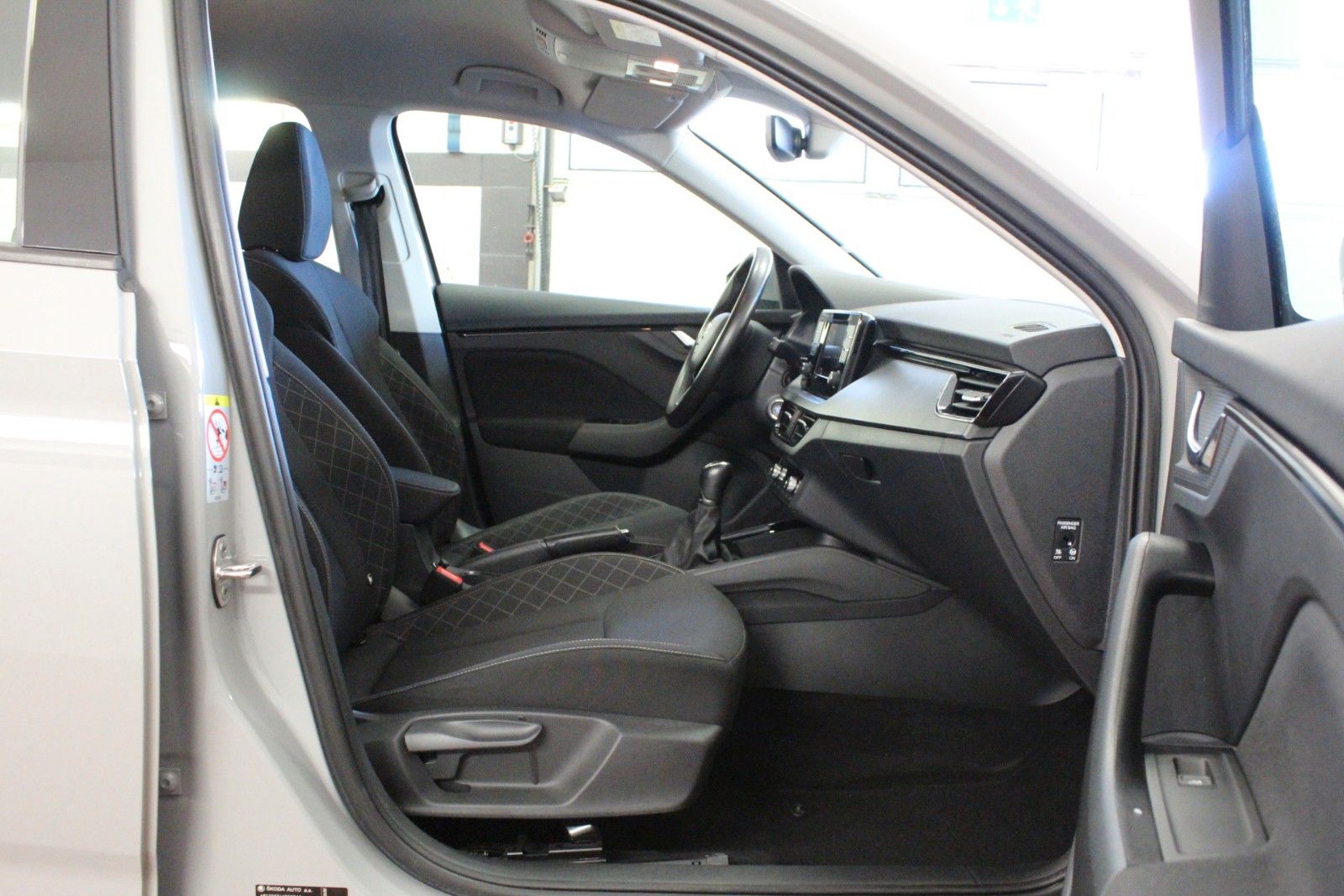 Fahrzeugabbildung SKODA Kamiq 1.0 TSI 85kW Ambition *Winterräder Alu*