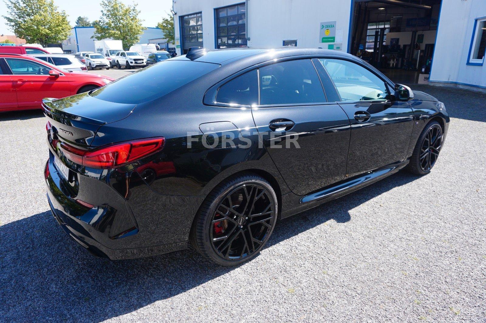 BMW M235