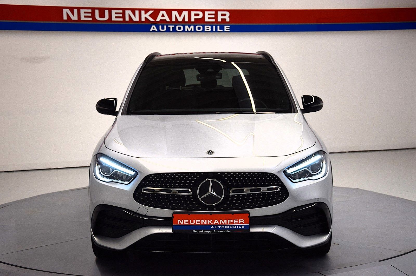 Fahrzeugabbildung Mercedes-Benz GLA 220 d 4Matic AMG Line Panorama Leder Memory