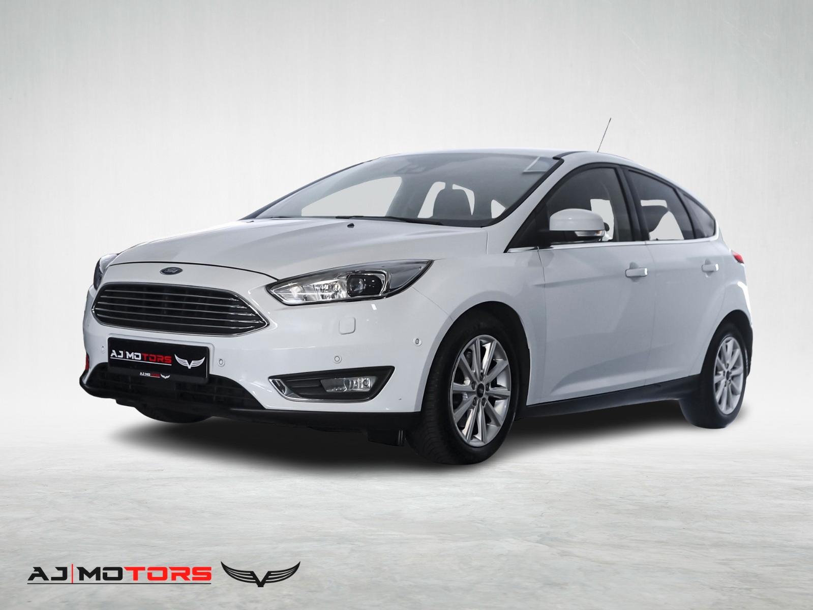Ford Focus Titanium **KAMERA-NAVI-SPUR-SONY-XENON**