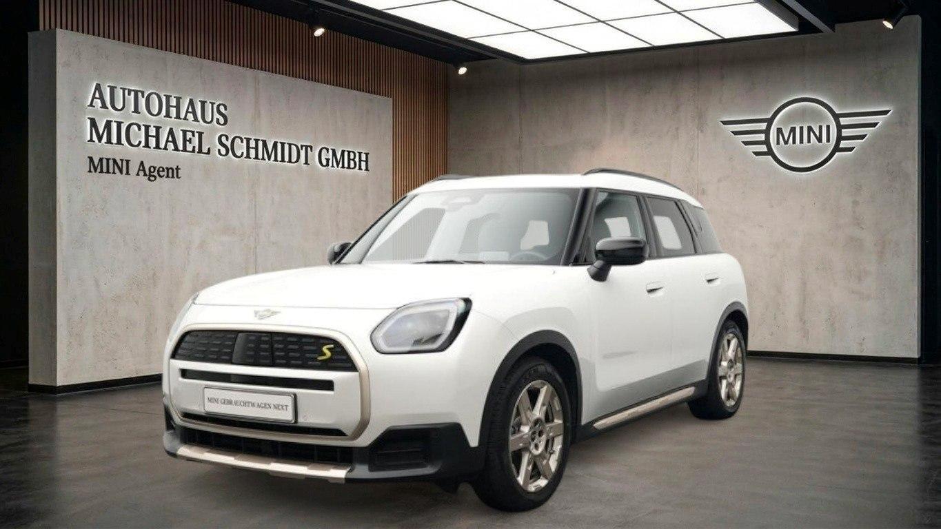 MINI Countryman SE ALL4 // sofort verfügbar in Starnb
