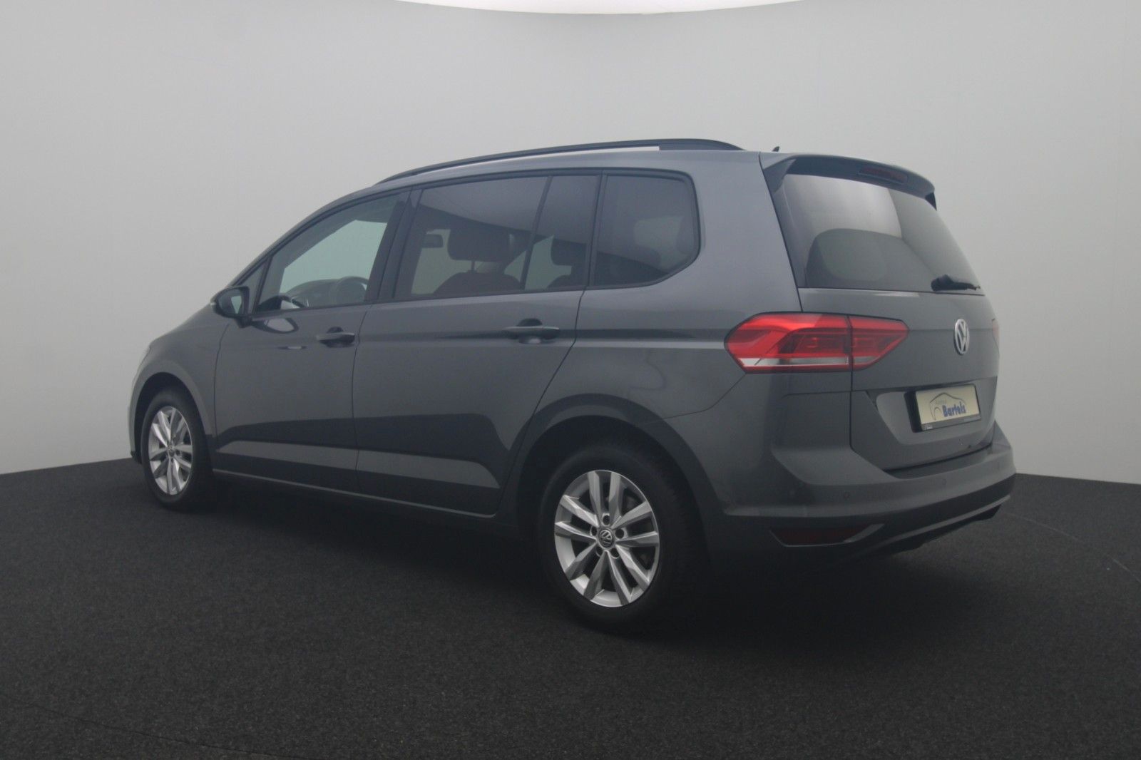 Fahrzeugabbildung Volkswagen Touran Comfortline ACC DSG AHK Massage