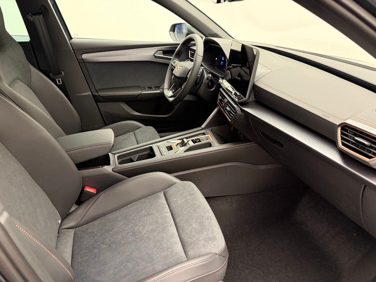 Cupra Leon Sportstourer 1.5 eHybrid DSG Business imagem 3