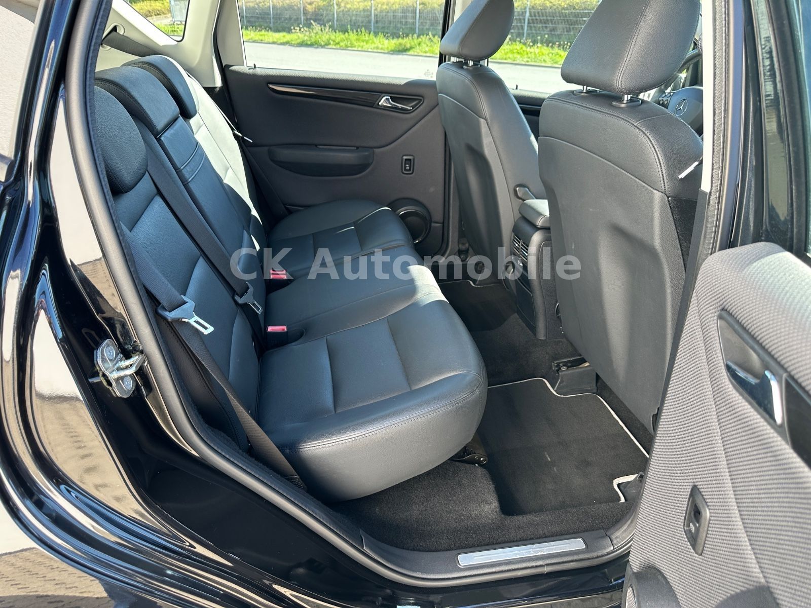 Fahrzeugabbildung Mercedes-Benz A 200 Avantgarde Special Edition/Automatik/Navi