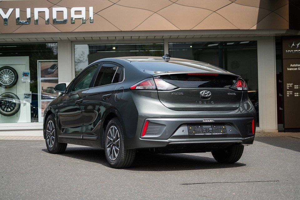 Fahrzeugabbildung Hyundai IONIQ Elektro STYLE-Paket, Glasschiebedach