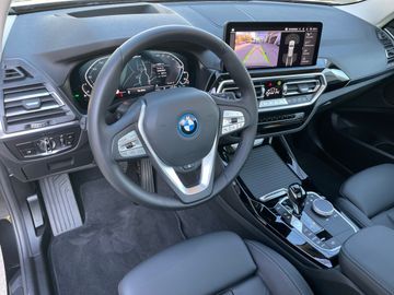 BMW X3 xDrive30e Head-Up HiFi DAB WLAN Pano.Dach