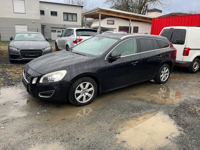 Volvo V60 Kombi Summum