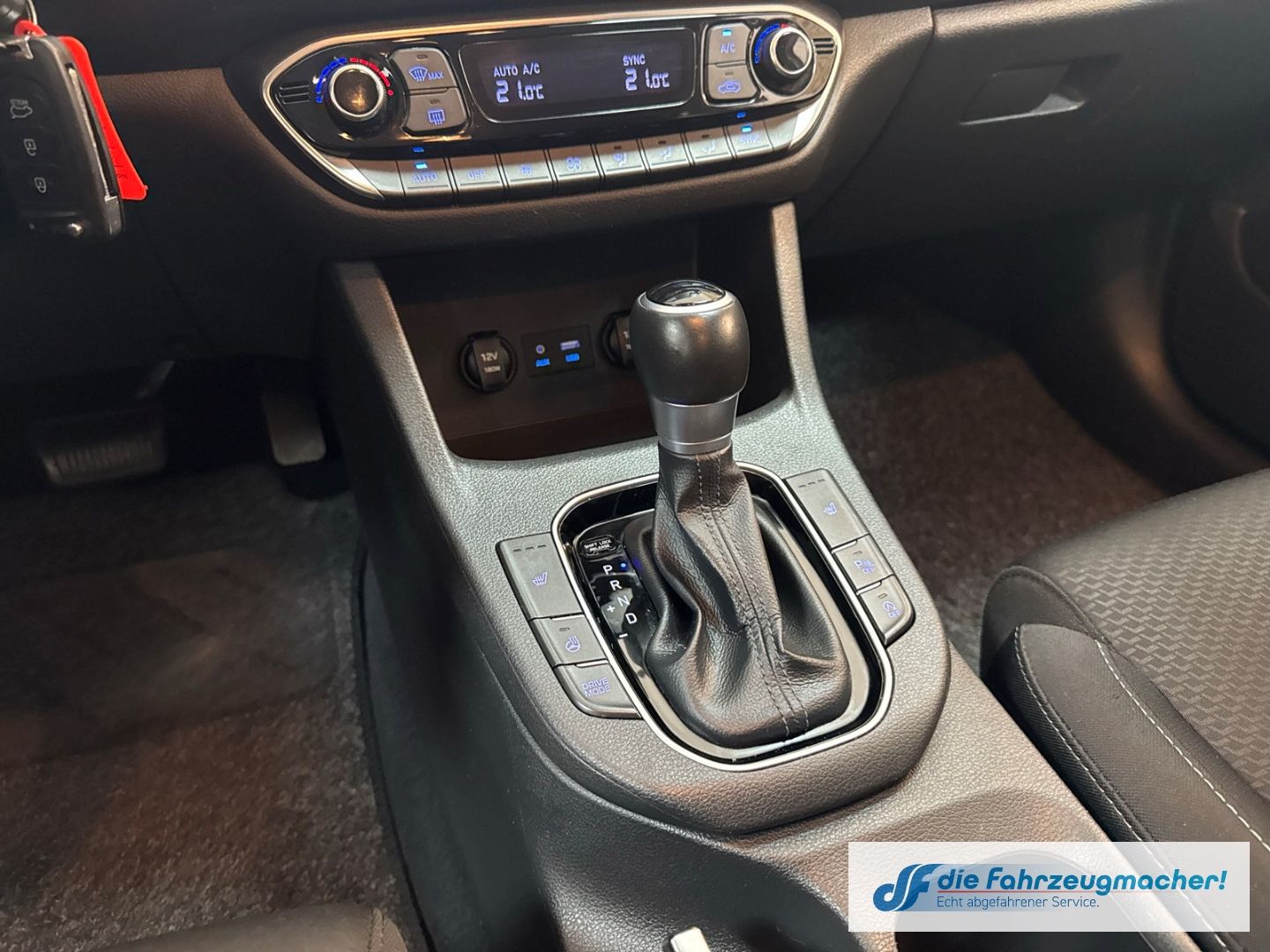 Fahrzeugabbildung Hyundai i30 YES! Navi Apple CarPlay Android Auto Mehrzon
