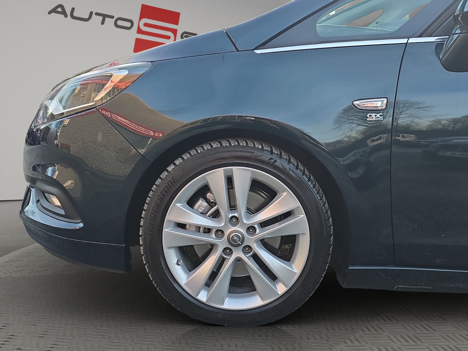 Fahrzeugabbildung Opel Zafira Tourer 7-SiTZER+AUTOMATiK+KAMERA+PANORAMA