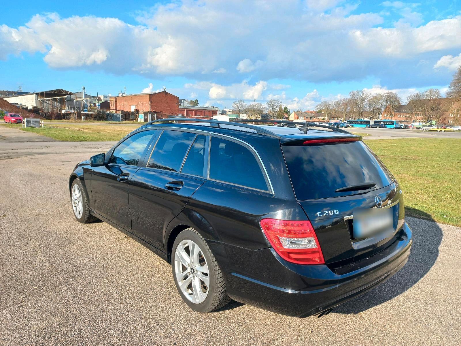 Mercedes-Benz C200 2012 — rear view