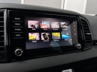 SKODA Karoq Sportline 2.0 TDI DSG 4x4 AHK MATRIX 5JGAR bei Autohaus Landmann & Maier OHG