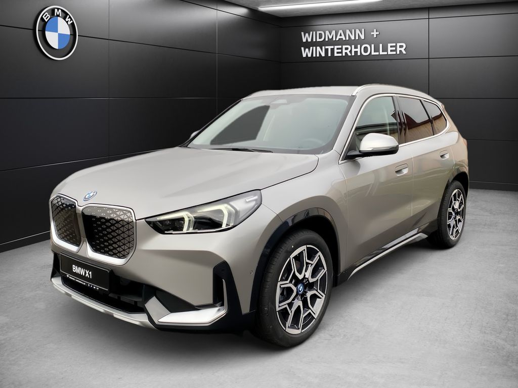 BMW iX1
