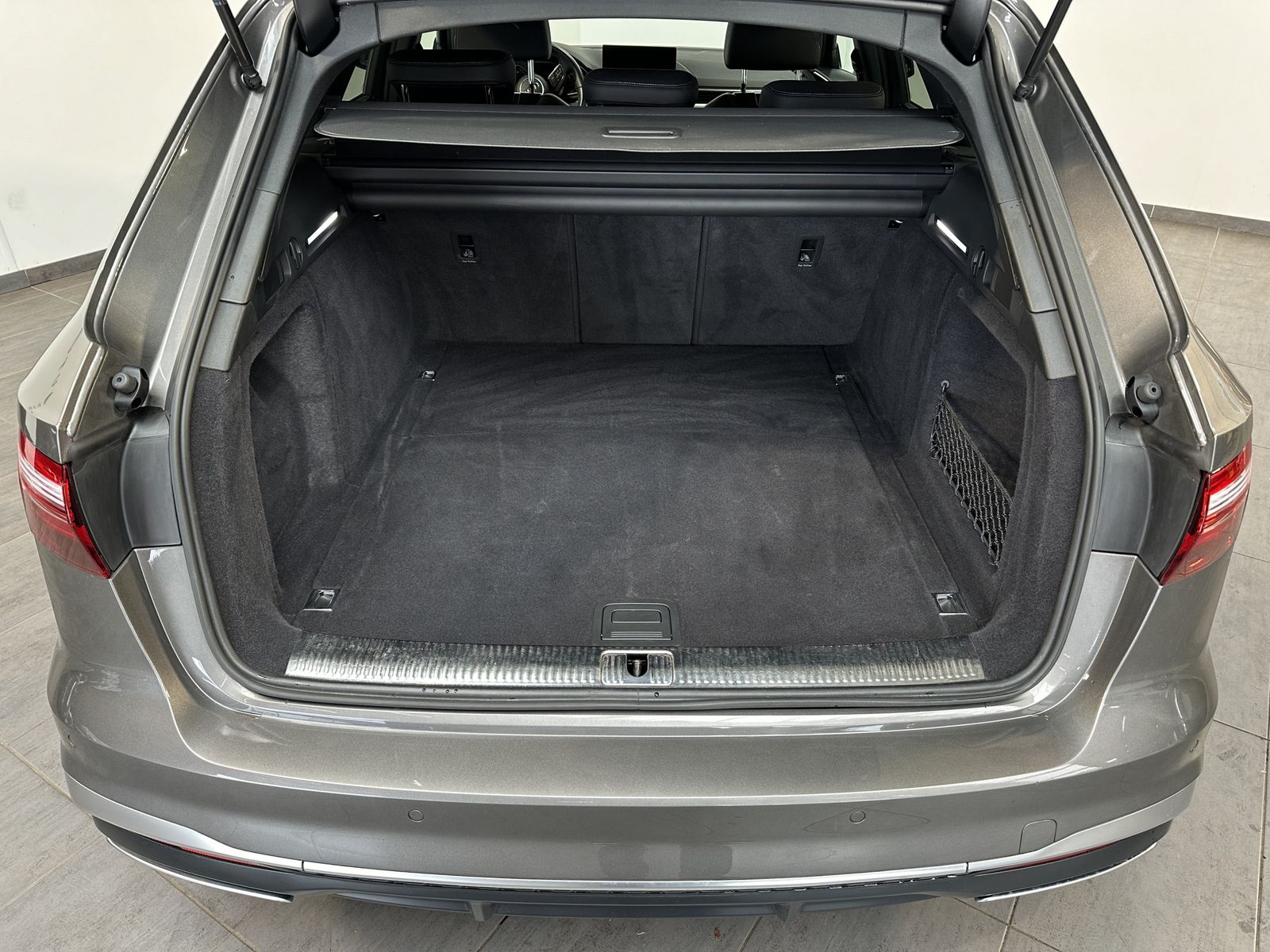 Fahrzeugabbildung Audi A4 Avant 40 TDI Quattro S-Line NAV+LED+KAMERA+SH