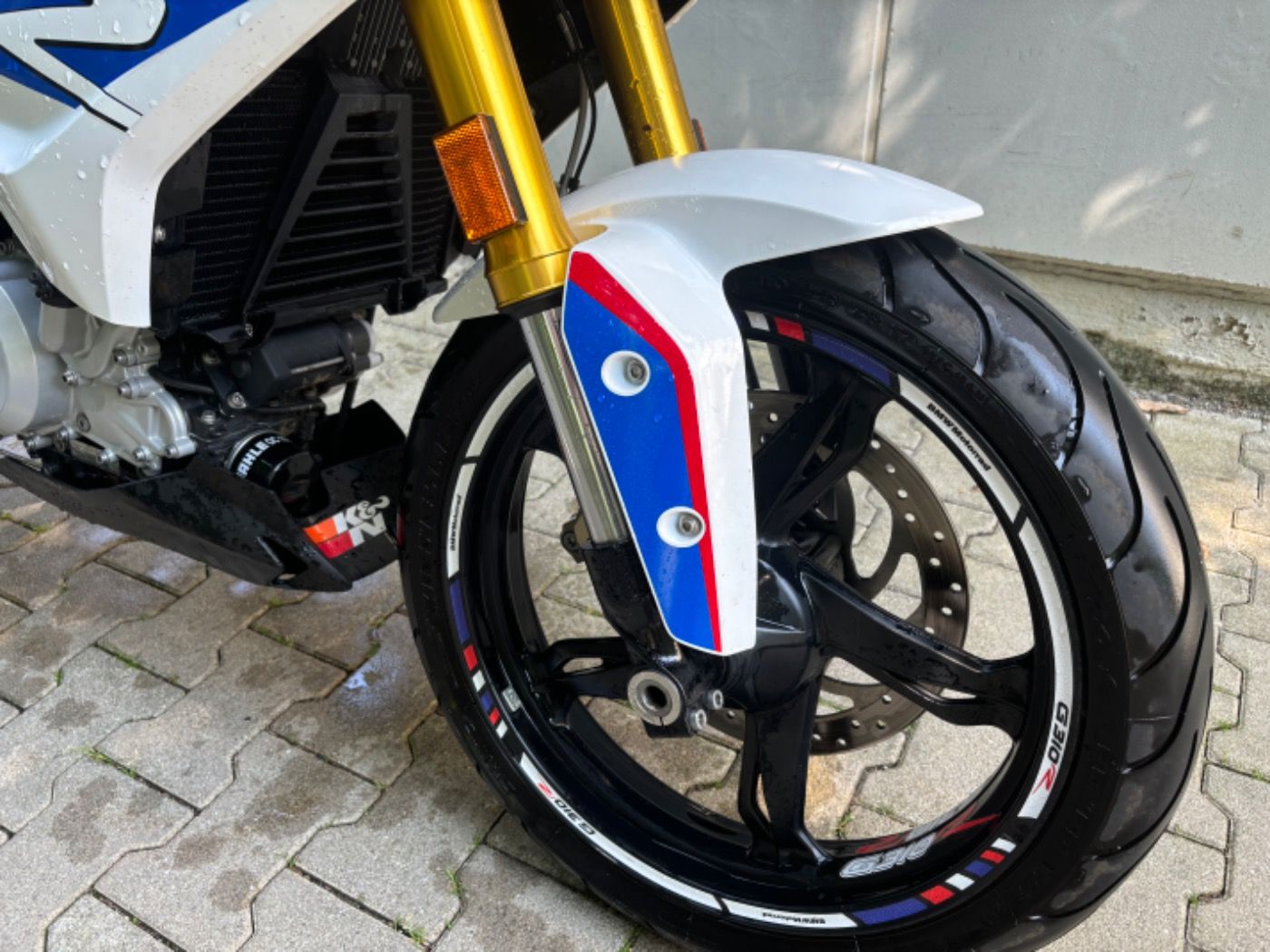 Fahrzeugabbildung BMW G 310 R, Akrapovic, viel Zubehör