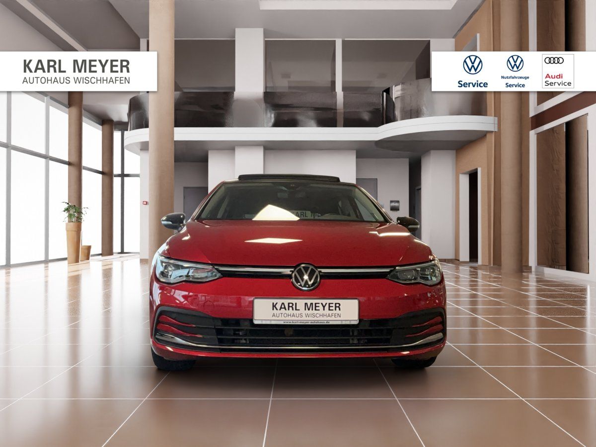 Fahrzeugabbildung Volkswagen Golf VIII Active 1.5 eTSI DSG Pano LED