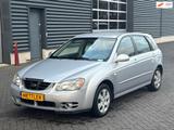 Kia Cerato 1.6-16V LX, airco, trekhaak - gebrauchte Kia Cerato aus dem Jahr 2005