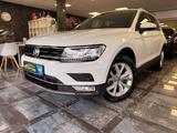 Volkswagen Tiguan Highline BMT/Start-Stopp/Navi/LED Sch/1.H - VW Tiguan Gebrauchtwagen in Frankfurt