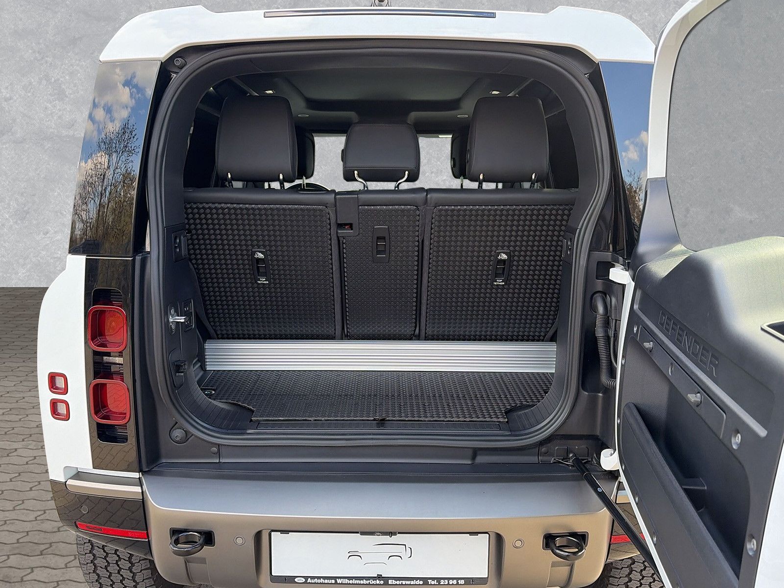 Land Rover Defender 90 D300 X-Dynamic HSE AHK/HUD/Luftfed. foto 15