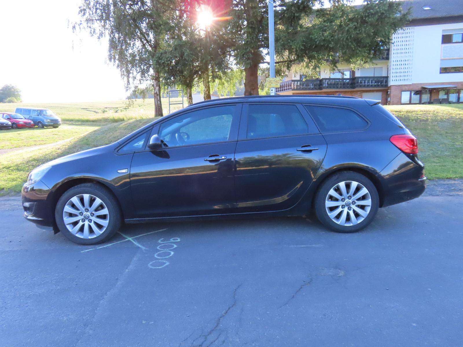 Opel Astra 2015 — photo 8