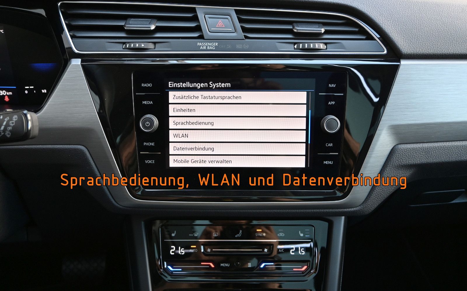 Fahrzeugabbildung Volkswagen Touran 1.5 TSI DSG °ACC°AHK°PANO°STHZ°DYNAUDIO°