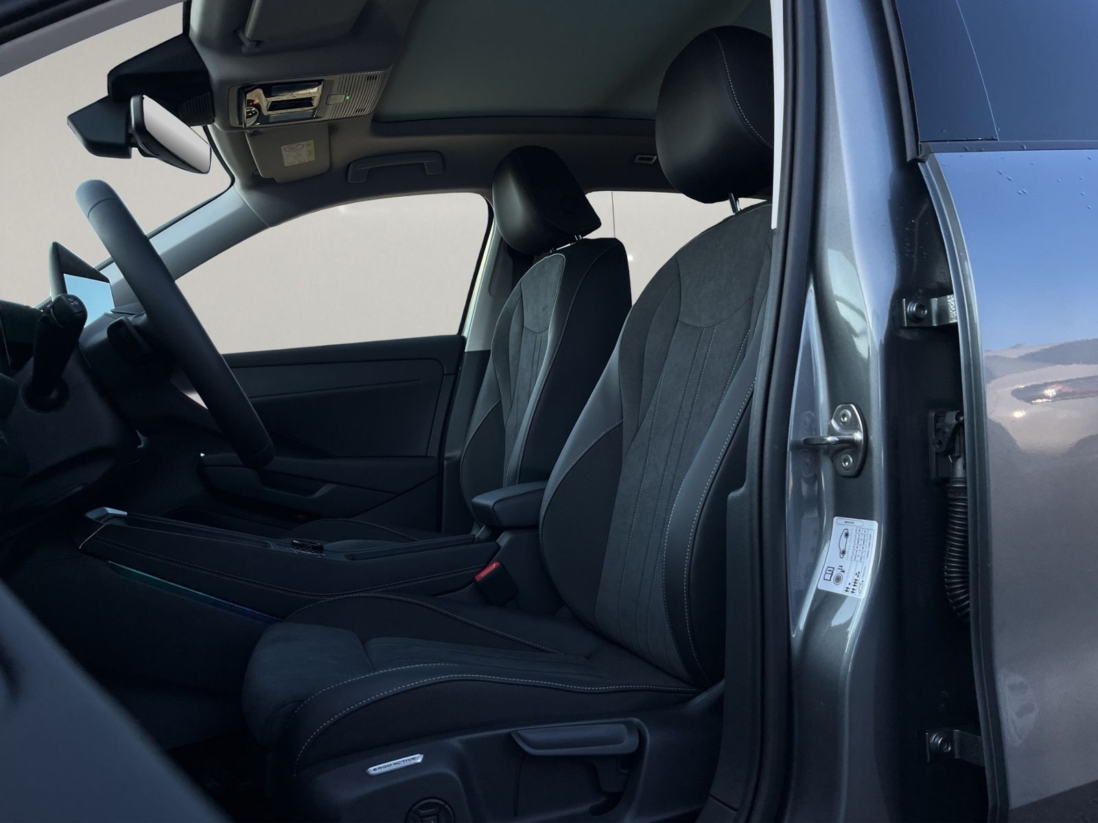 Volkswagen T-Roc - Bild 11
